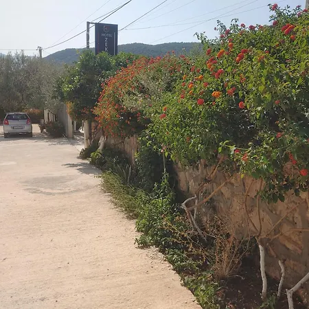 Zeka Apartamento Ksamil